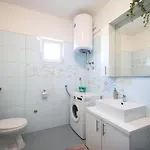 Maja - Three Bedroom With Pool * Skabrnje
