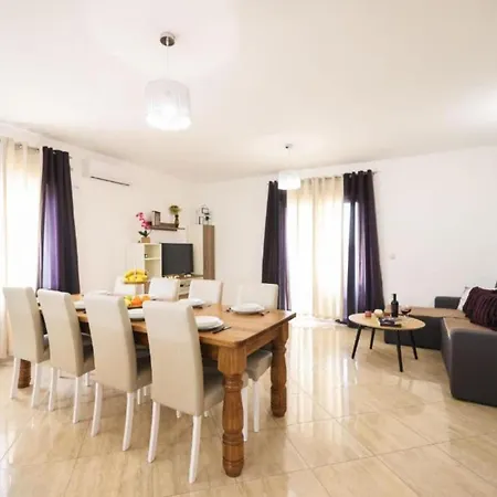 Maja - Three Bedroom With Pool *