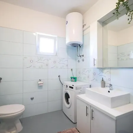 Maja - Three Bedroom With Pool * Prkos