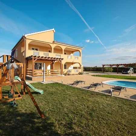 Maja - Three Bedroom With Pool *