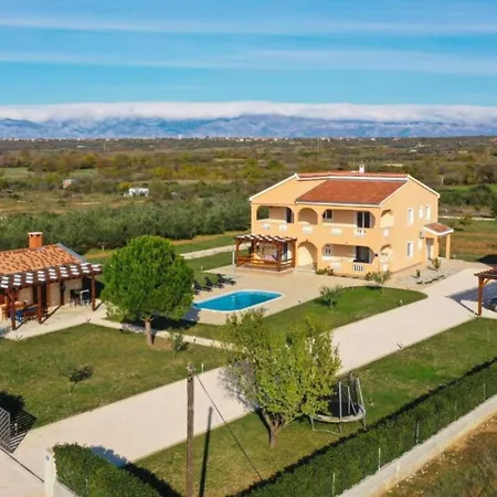 Nyaraló Maja - Three Bedroom With Pool