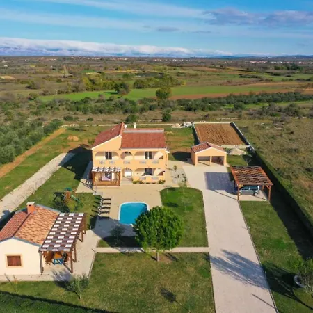 Nyaraló Maja - Three Bedroom With Pool *