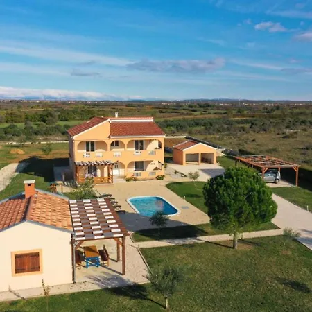 Maja - Three Bedroom With Pool