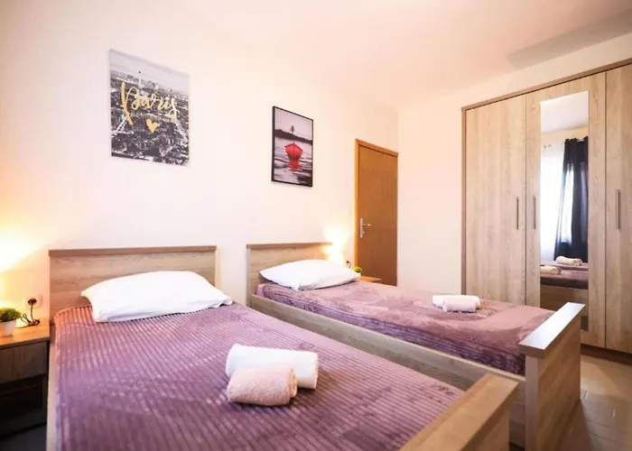 Дом отдыха Maja - Three Bedroom With Pool *