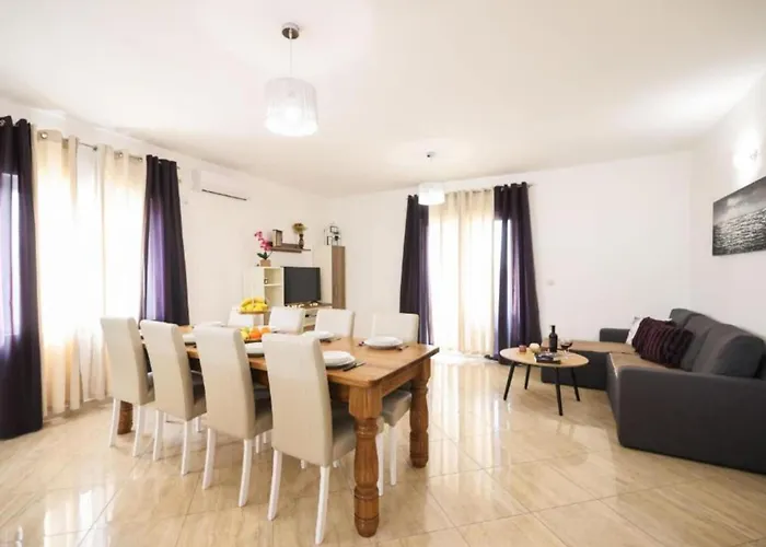 Maja - Three Bedroom With Pool *