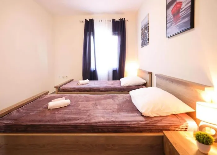 Maja - Three Bedroom With Pool * Skabrnje