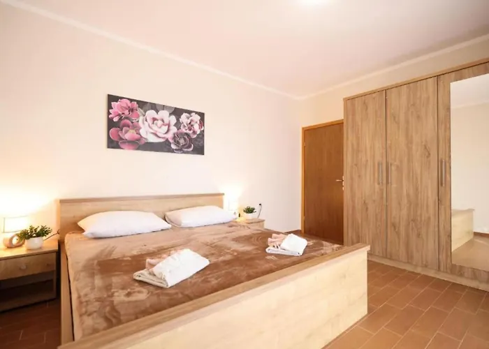 Maja - Three Bedroom With Pool *