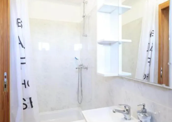 Maja - Three Bedroom With Pool Nyaraló
