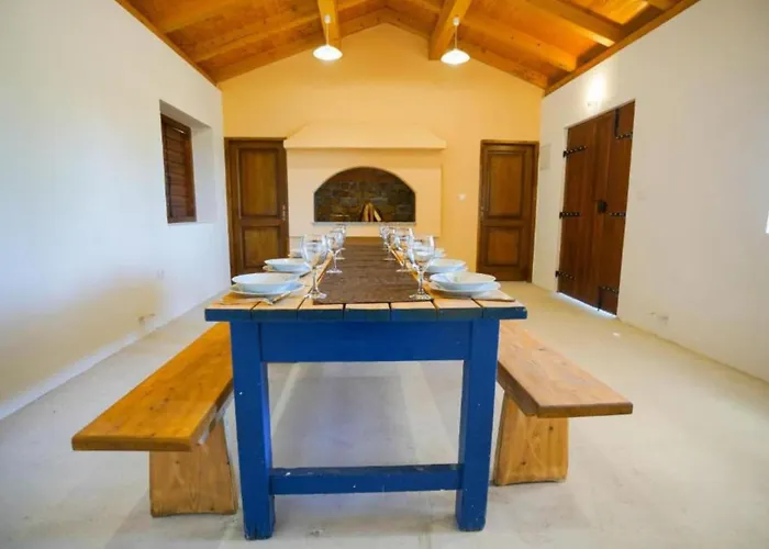Maja - Three Bedroom With Pool Škabrnje