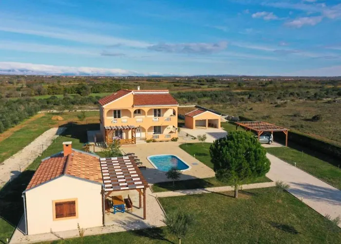 Maja - Three Bedroom With Pool